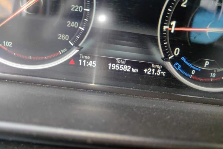 Used BMW 5 Series 2014 525Li Luxury Design Package Odometer Close Up