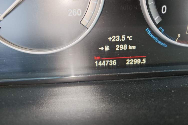 Used BMW 5 Series 2014 520Li Elegant Model Odometer Close Up