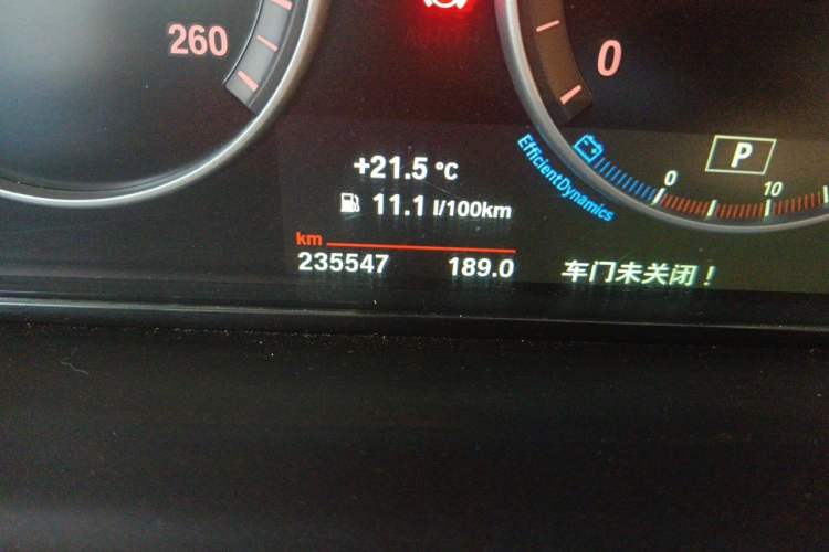 Used BMW 5 Series 2014 525Li Luxury Design Package Odometer Close Up