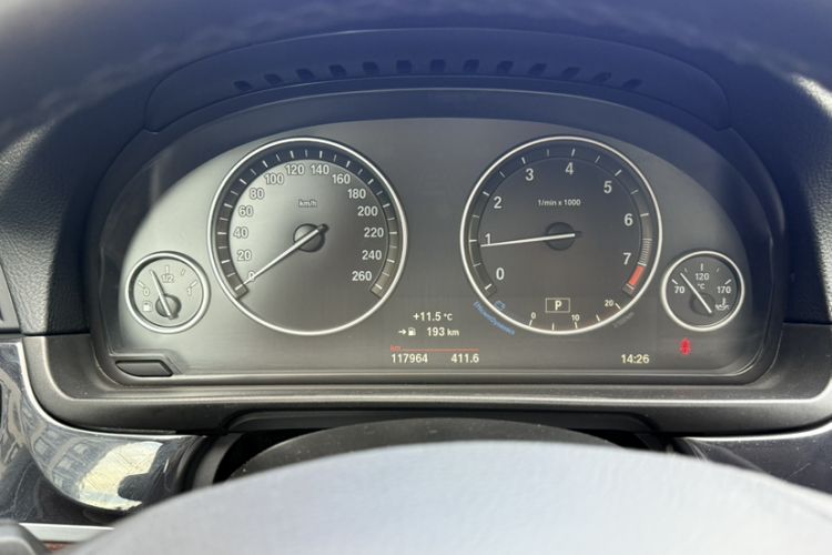 Used BMW 5 Series 2014 520Li Elegant Model Odometer Close Up