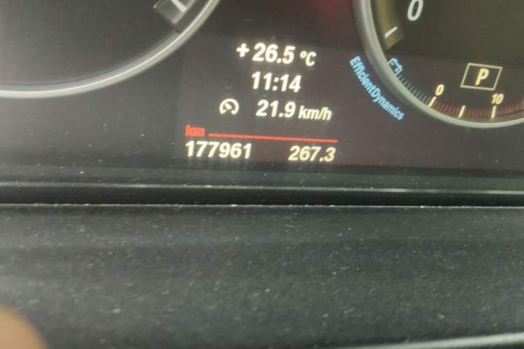 Used BMW 5 Series 2014 525Li Fashion Design Package Odometer Close Up