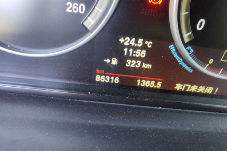 Used BMW 5 Series 2014 530Li Leading Model Odometer Close Up