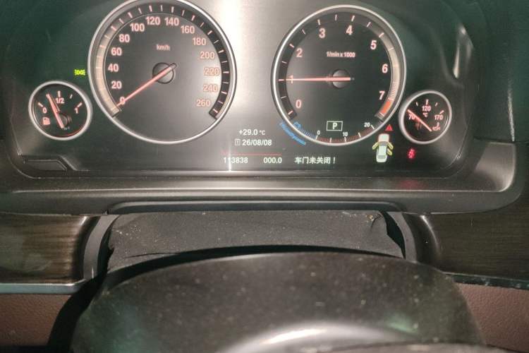 Used BMW 5 Series 2014 525Li Luxury Design Package Odometer Close Up