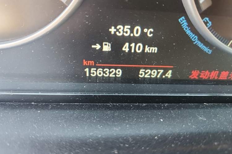 Used BMW 5 Series 2014 520Li Elegant Model Odometer Close Up