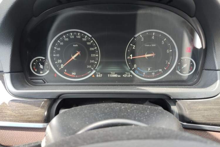 Used BMW 5 Series 2014 535Li Luxury Design Package Odometer Close Up