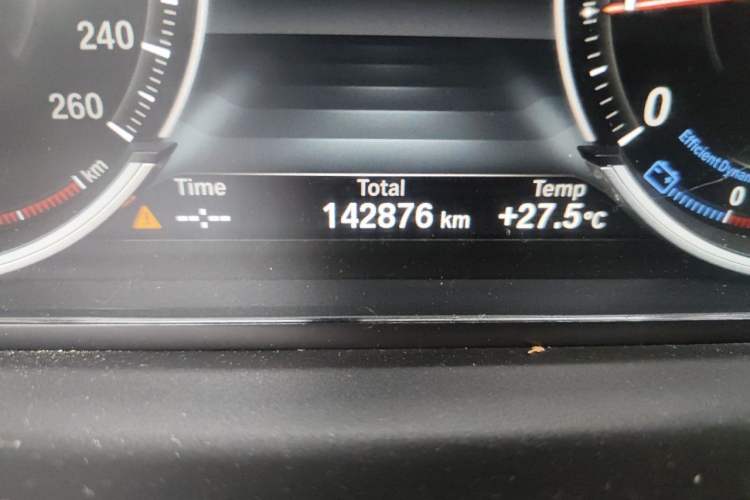Used BMW 5 Series 2014 525Li Luxury Design Package Odometer Close Up