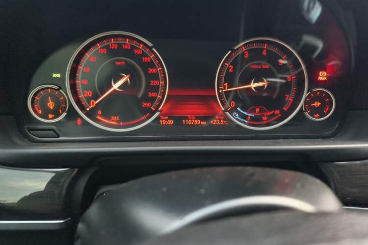 Used BMW 5 Series 2014 525Li Luxury Design Package Odometer Close Up