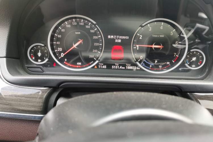 Used BMW 5 Series 2014 525Li Luxury Design Package Odometer Close Up