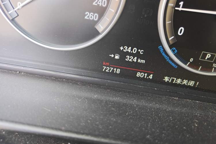 Used BMW 5 Series 2014 525Li Luxury Design Package Odometer Close Up