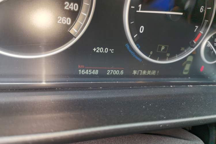 Used BMW 5 Series 2014 525Li Luxury Design Package Odometer Close Up