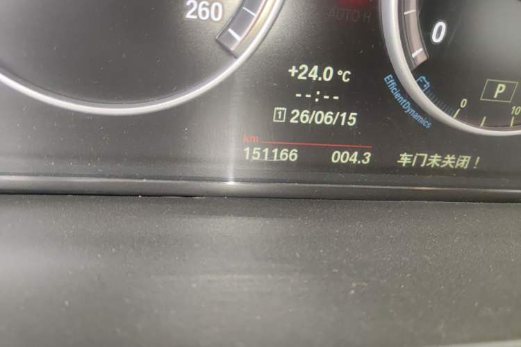 Used BMW 5 Series 2014 525Li Luxury Design Package Odometer Close Up