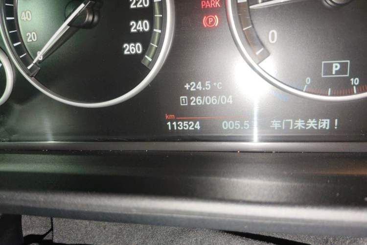 Used BMW 5 Series 2014 525Li Luxury Design Package Odometer Close Up