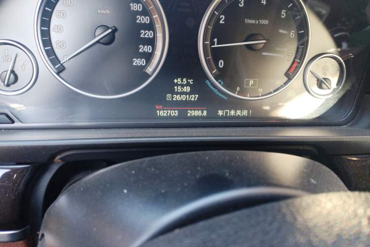 Used BMW 5 Series 2014 528Li xDrive Premium Edition Odometer Close Up