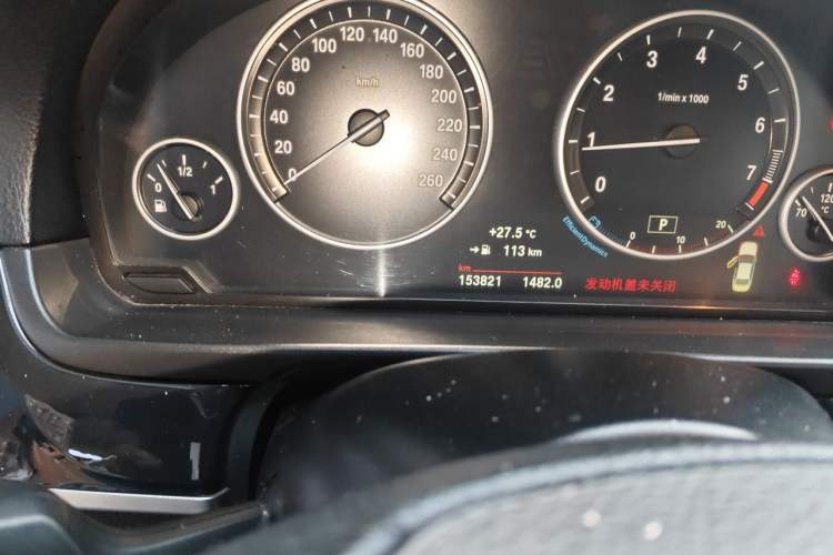 Used BMW 5 Series 2014 520Li Elegant Model Odometer Close Up