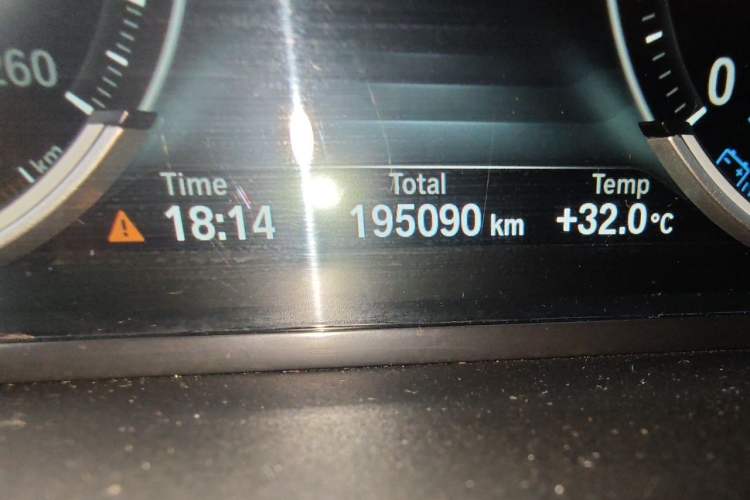 Used BMW 5 Series 2014 528Li xDrive Premium Edition Odometer Close Up