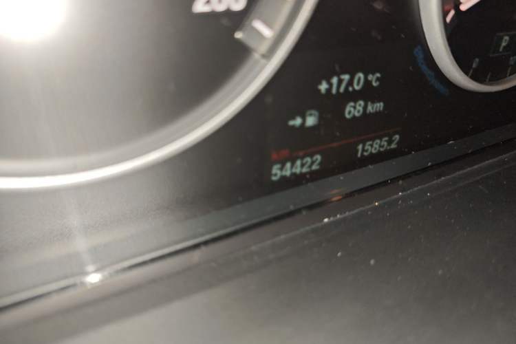 Used BMW 5 Series 2014 520Li Elegant Model Odometer Close Up