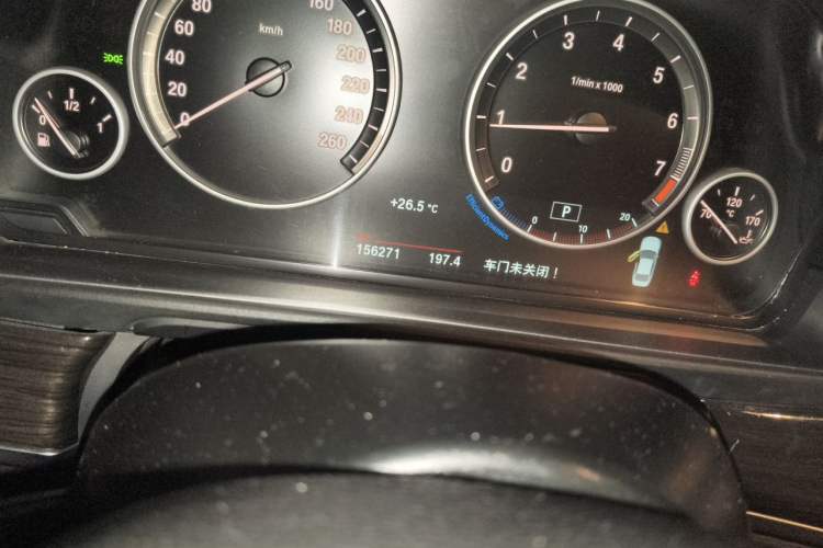 Used BMW 5 Series 2014 525Li Luxury Design Package Odometer Close Up