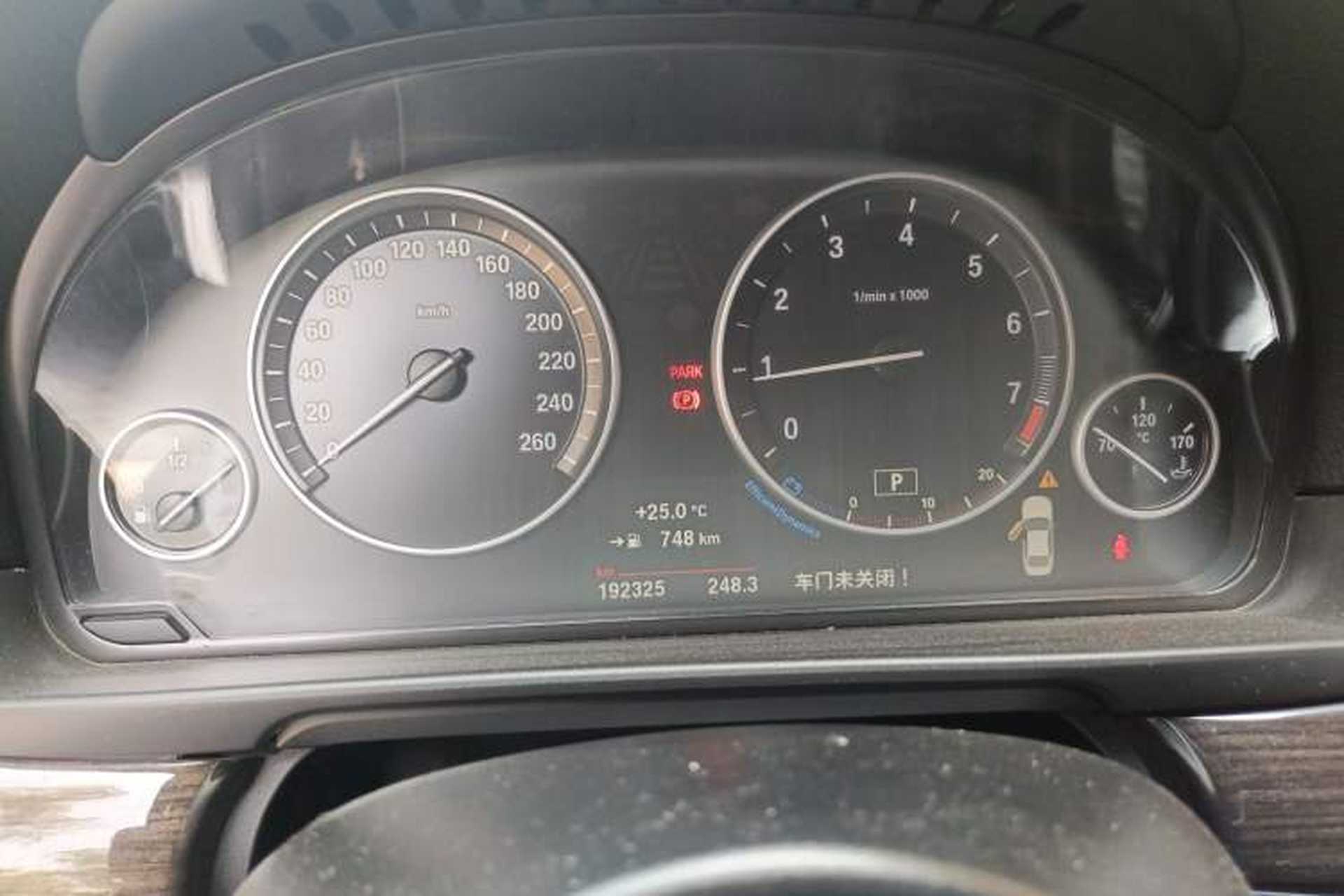 Used BMW 5 Series 2014 525Li Luxury Design Package Odometer Close Up