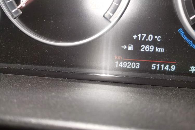 Used BMW 5 Series 2014 525Li Leading Model Odometer Close Up