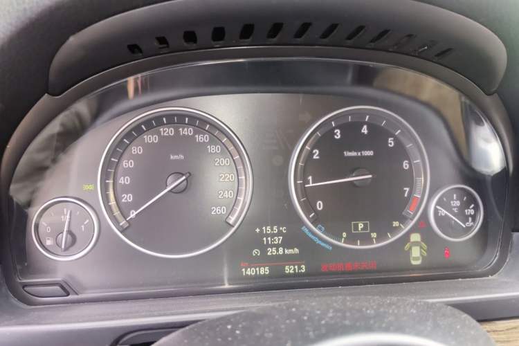 Used BMW 5 Series 2014 525Li Fashion Design Package Odometer Close Up