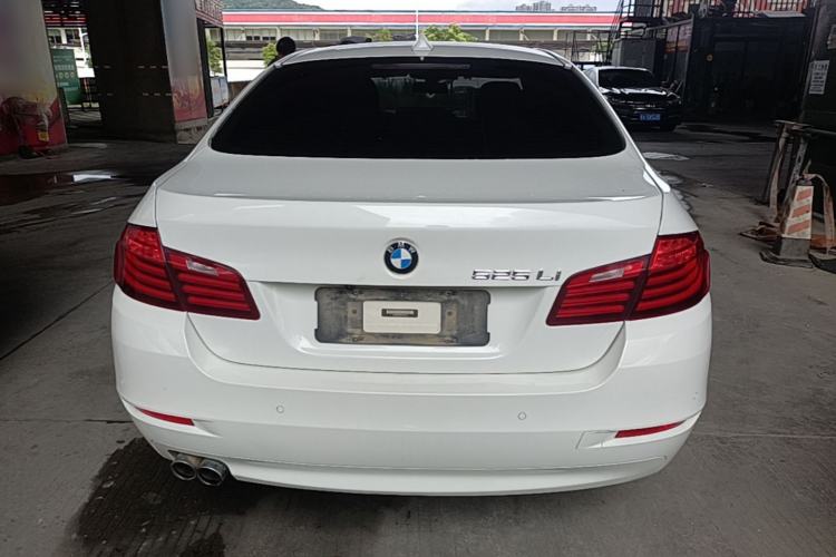 Used BMW 5 Series 2014 525Li Leading Model Rear