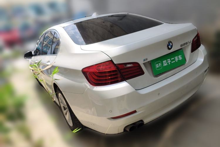 Used BMW 5 Series 2014 520Li Elegant Model Rear Left 45 Deg