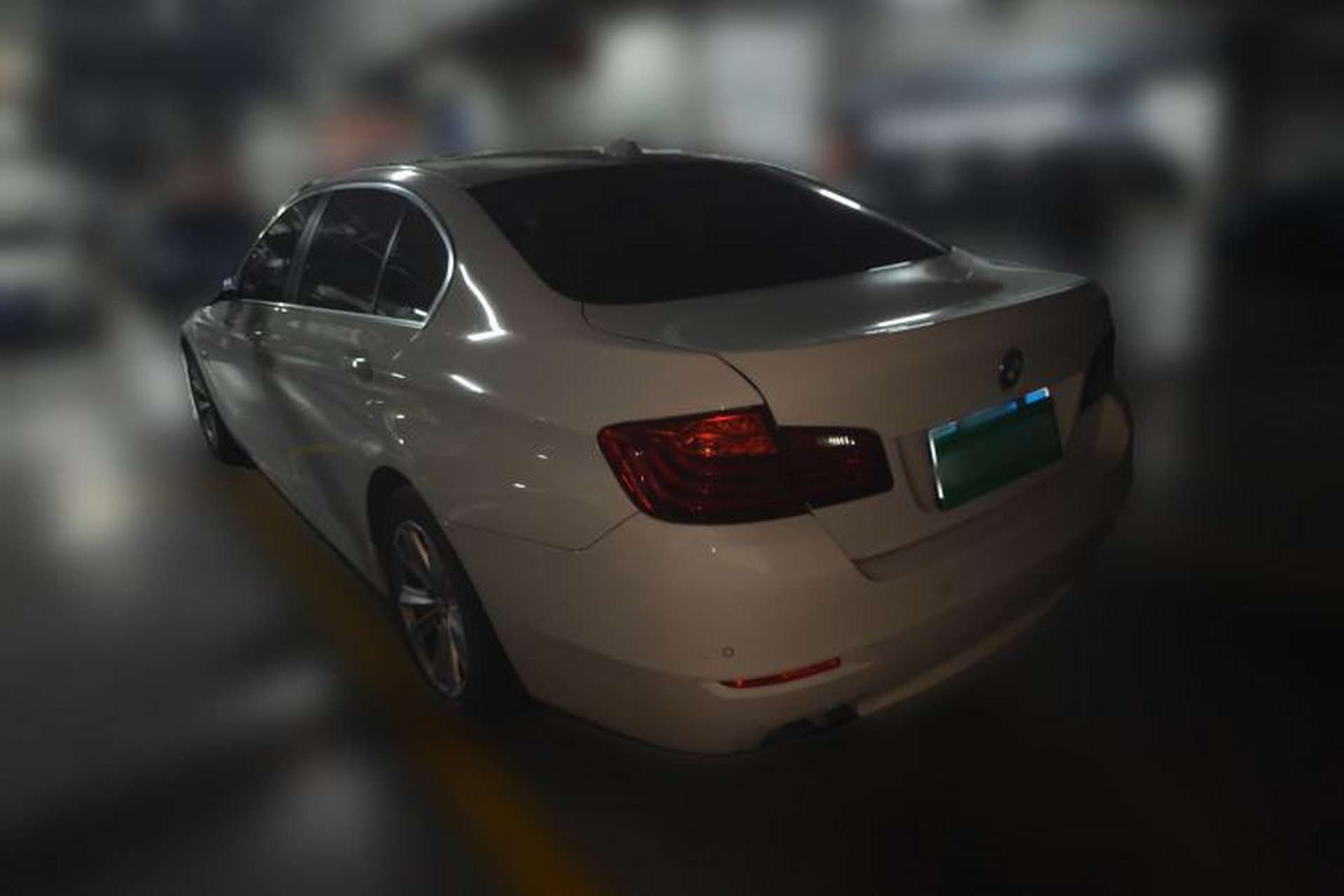 Used BMW 5 Series 2014 520Li Elegant Model Rear Left 45 Deg