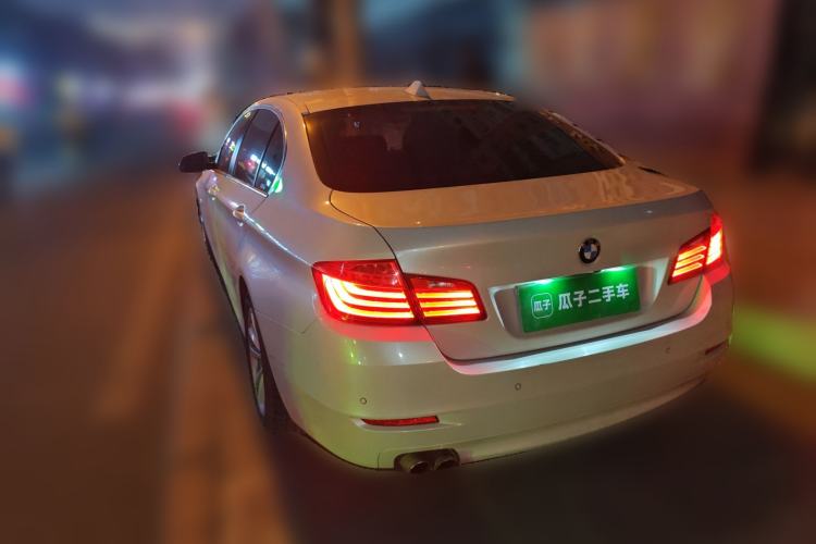 Used BMW 5 Series 2014 520Li Elegant Model Rear Left 45 Deg