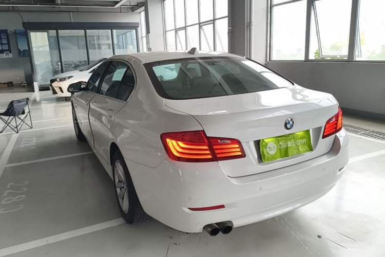 Used BMW 5 Series 2014 520Li Elegant Model Rear Left 45 Deg