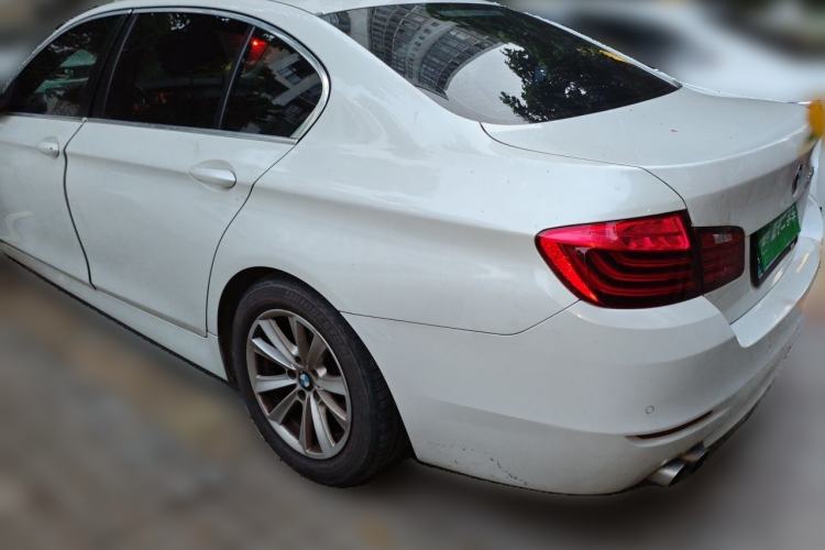 Used BMW 5 Series 2014 520Li Elegant Model Rear Left 45 Deg
