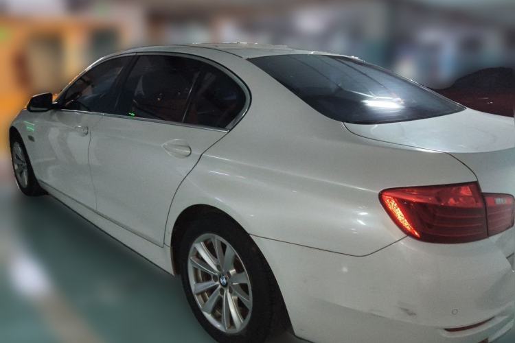Used BMW 5 Series 2014 520Li Elegant Model Rear Left 45 Deg