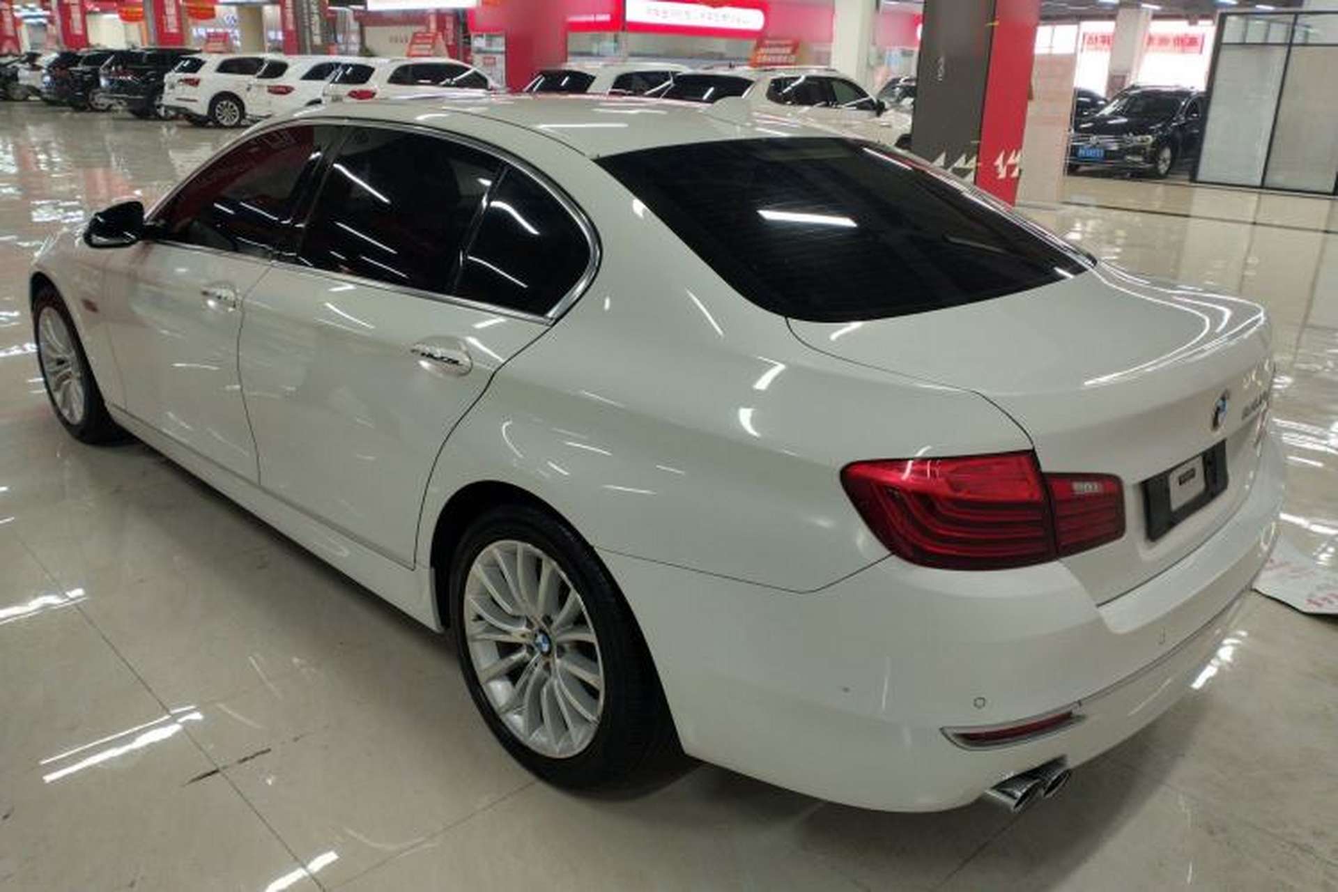 Used BMW 5 Series 2014 525Li Luxury Design Package Rear Left 45 Deg