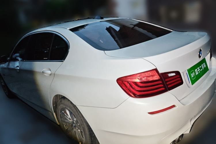 Used BMW 5 Series 2014 520Li Elegant Model Rear Left 45 Deg