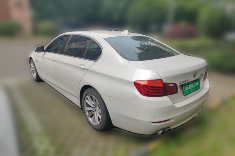 Used BMW 5 Series 2014 520Li Elegant Model Rear Left 45 Deg