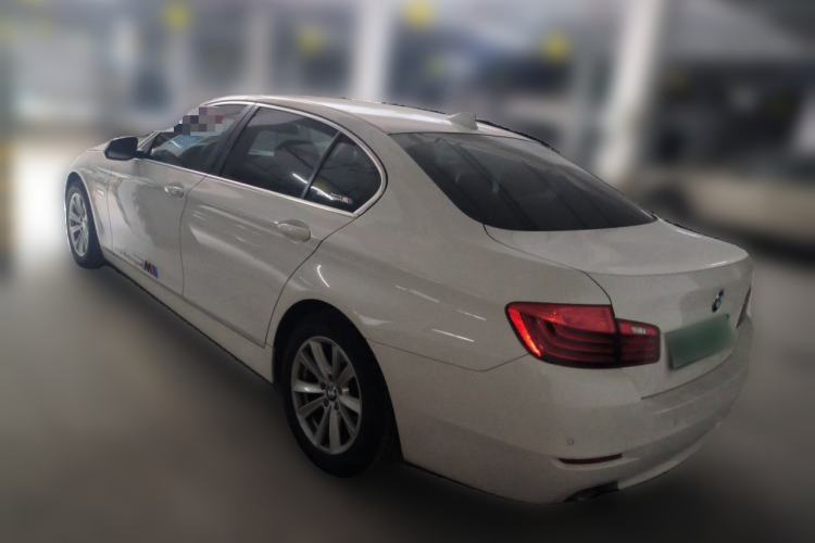Used BMW 5 Series 2014 520Li Elegant Model Rear Left 45 Deg