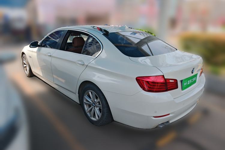 Used BMW 5 Series 2014 520Li Elegant Model Rear Left 45 Deg