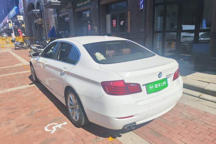 Used BMW 5 Series 2014 520Li Elegant Model Rear Left 45 Deg