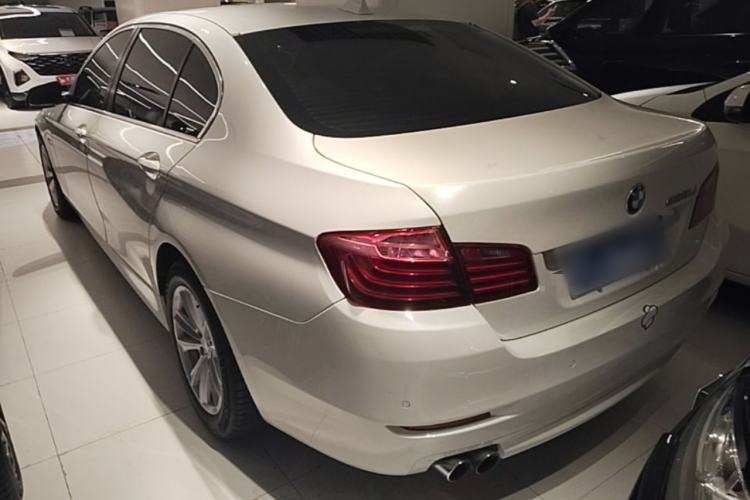 Used BMW 5 Series 2014 520Li Elegant Model Rear Left 45 Deg