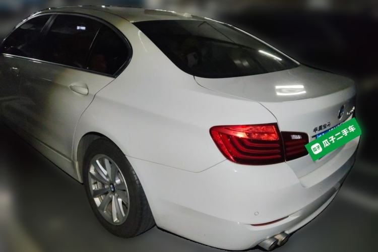 Used BMW 5 Series 2014 520Li Elegant Model Rear Left 45 Deg