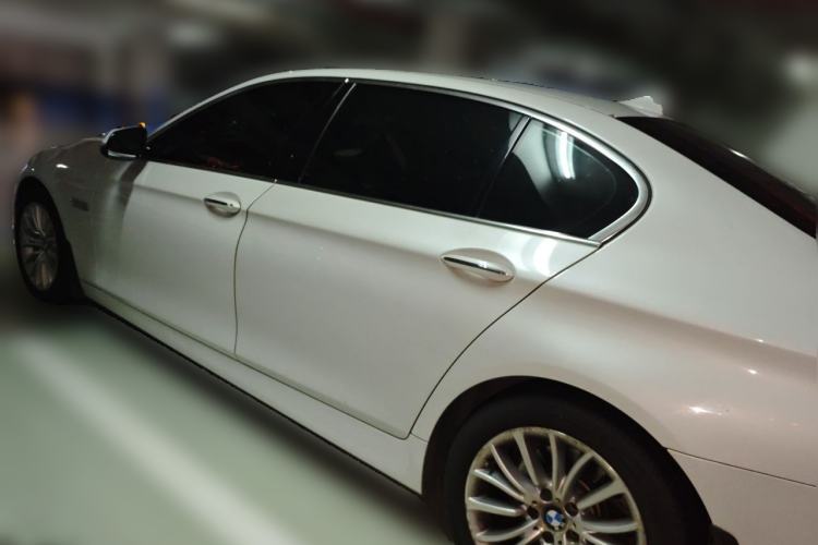 Used BMW 5 Series 2014 525Li Luxury Design Package Rear Left 45 Deg