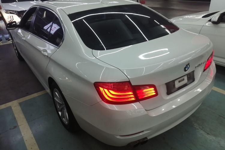 Used BMW 5 Series 2014 520Li Elegant Model Rear Left 45 Deg