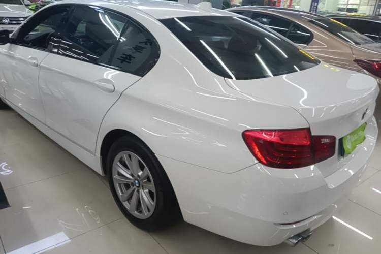 Used BMW 5 Series 2014 520Li Elegant Model Rear Left 45 Deg