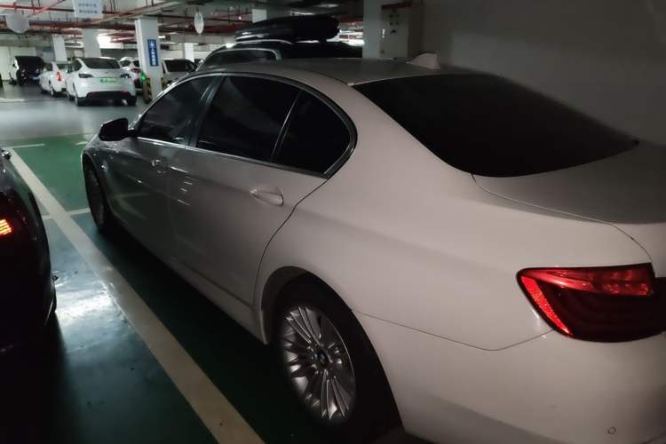 Used BMW 5 Series 2014 525Li Leading Model Rear Left 45 Deg