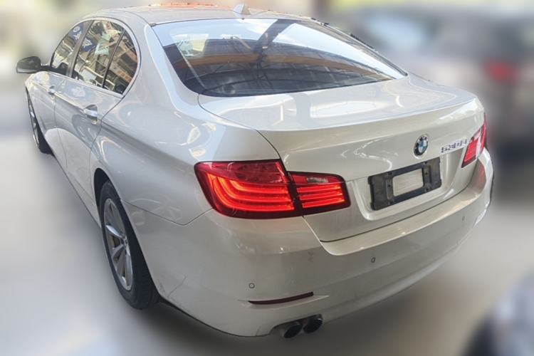 Used BMW 5 Series 2014 520Li Elegant Model Rear Left 45 Deg