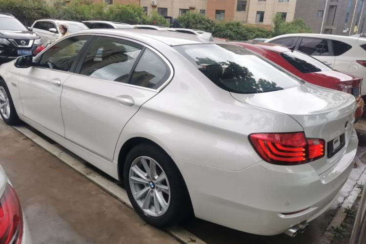 Used BMW 5 Series 2014 520Li Elegant Model Rear Left 45 Deg