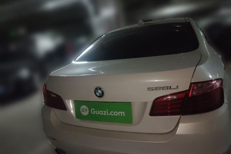 Used BMW 5 Series 2014 528Li Leading Model Rear