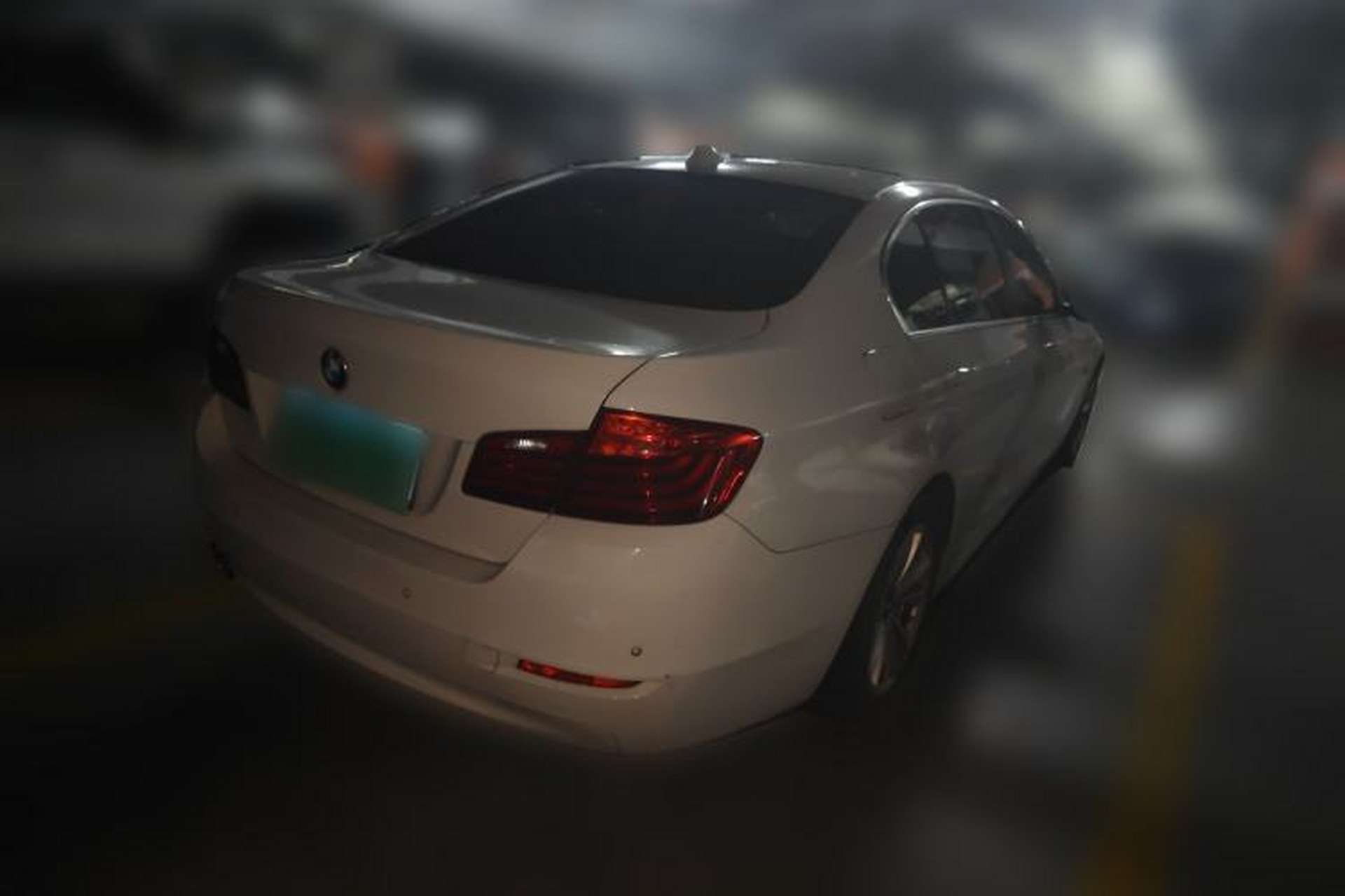 Used BMW 5 Series 2014 520Li Elegant Model Rear Right 45 Deg