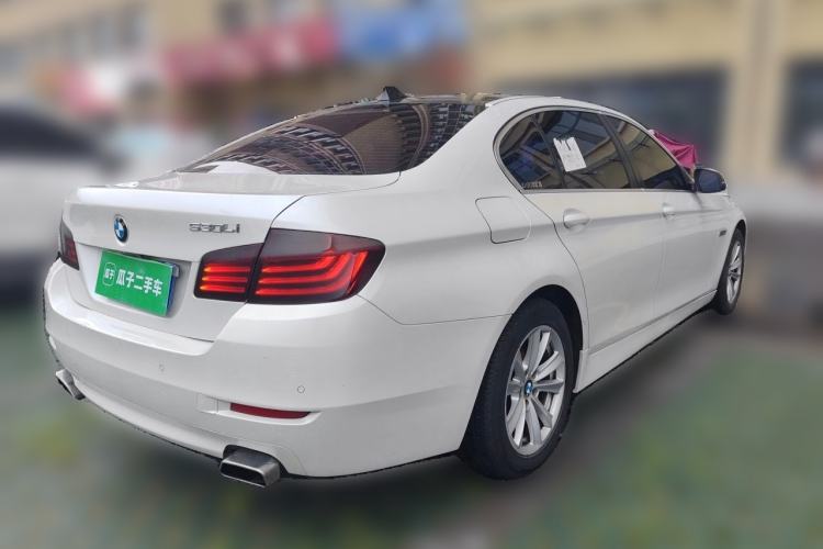 Used BMW 5 Series 2014 520Li Elegant Model Rear Right 45 Deg