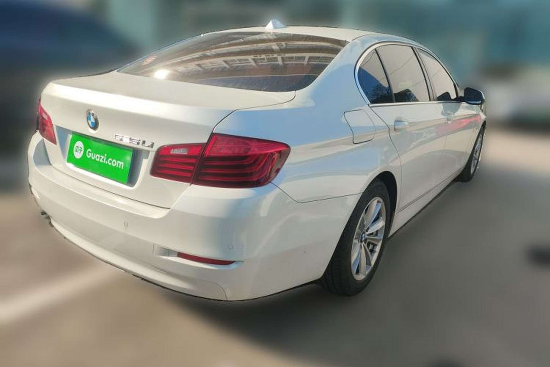 Used BMW 5 Series 2014 520Li Elegant Model Rear Right 45 Deg
