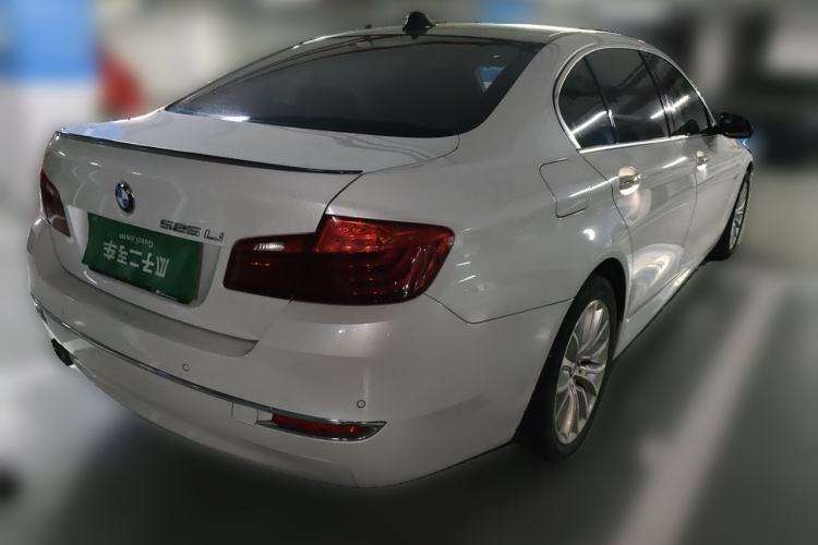 Used BMW 5 Series 2014 525Li Luxury Design Package Rear Right 45 Deg